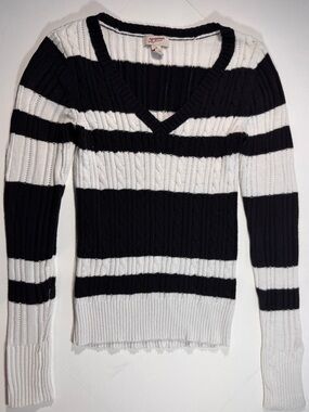 Arizona Jean Company Black and White Striped V-Neck Sweater